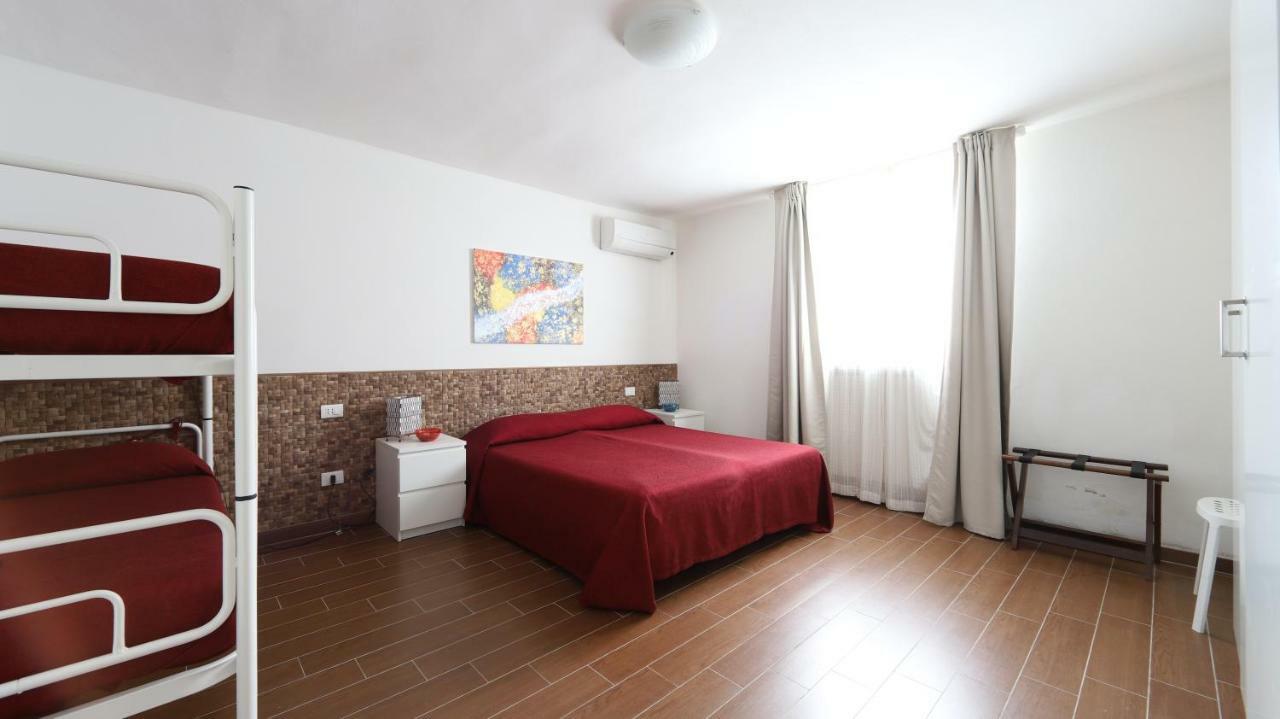 La Spezia Holidays' Rooms Exteriör bild